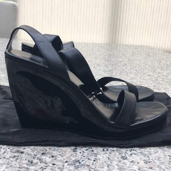 Gucci ankle strap platforms in black - Picture 7 of 8